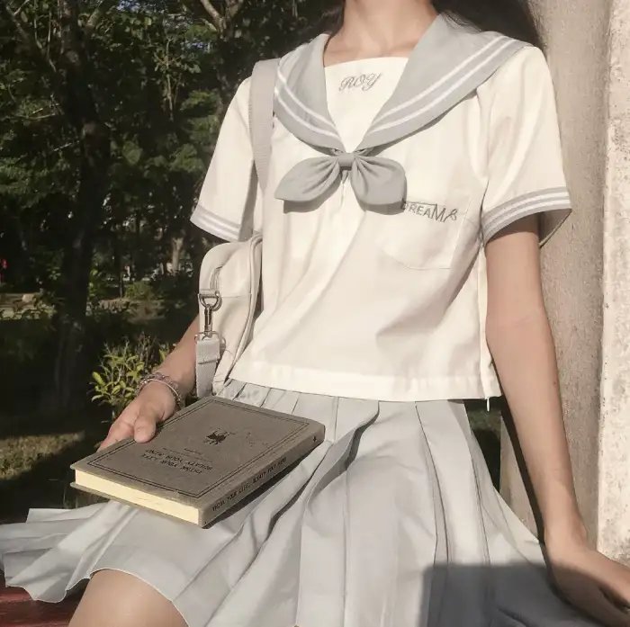 东游海报